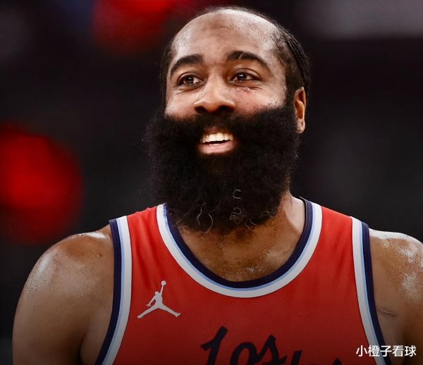5 người đã ký một hợp đồng lớn, James trở thành cầu thủ NBA đầu tiên! Ayton đã được mua ra, và Rocke