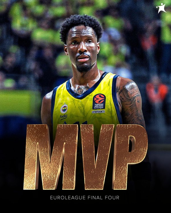 Shams: Champions League Bán kết MVP Nigel Hayes Davis gia nhập Suns và từng ghi được 50 điểm trong m